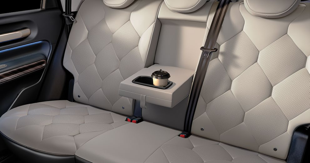 MG Windsor EV — Rear-centre armrest with cupholders