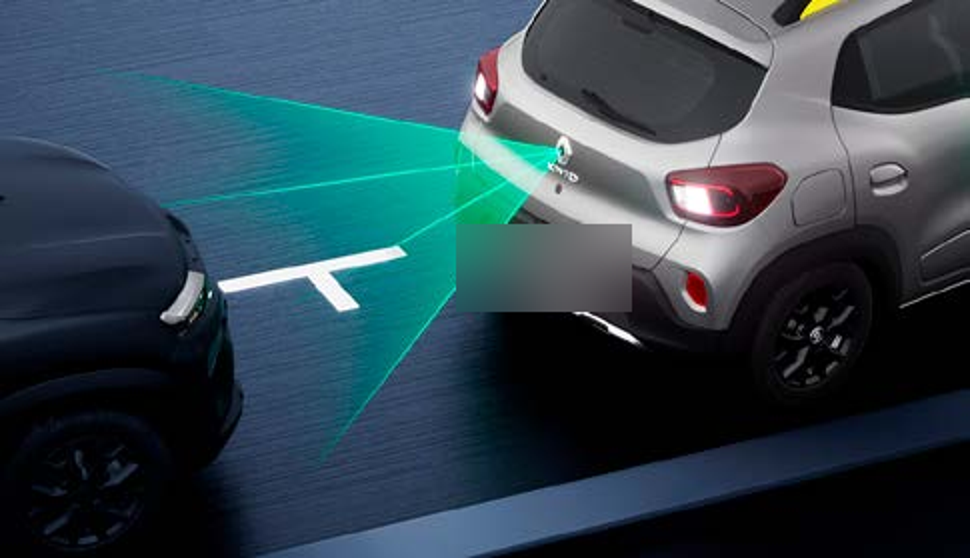Renault Kwid — Reverse camera shows the area behind the car with dynamic parking guidelines.