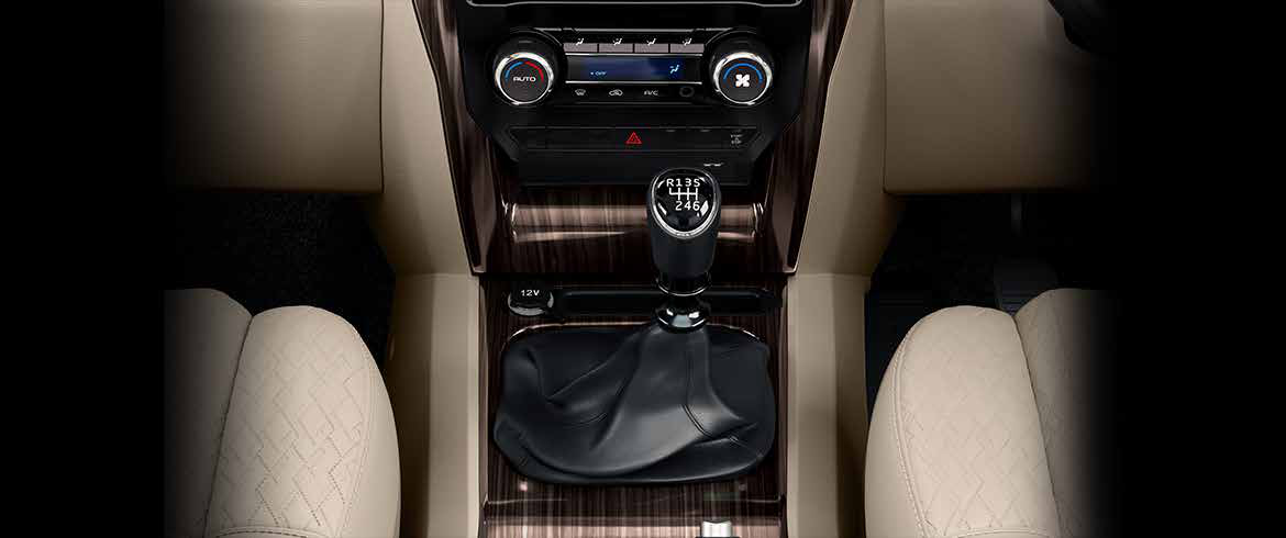 Mahindra Scorpio Classic — New 6-speed cable-shift manual transmission