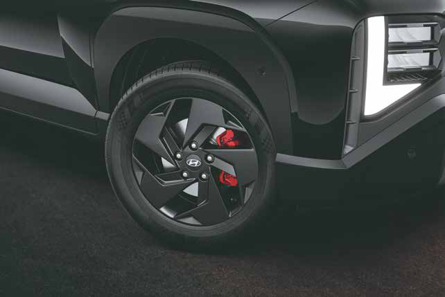 Hyundai Venue — VENUE Knight - R16 black painted alloy wheels with red brake calipers