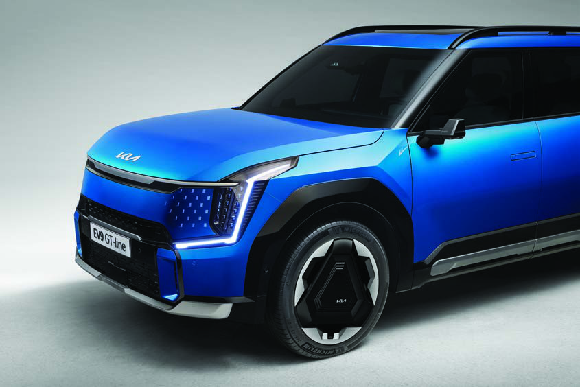 Kia EV9 — 50.8 cm (20-inch) Sporty Crystal-cut Alloy Wheels