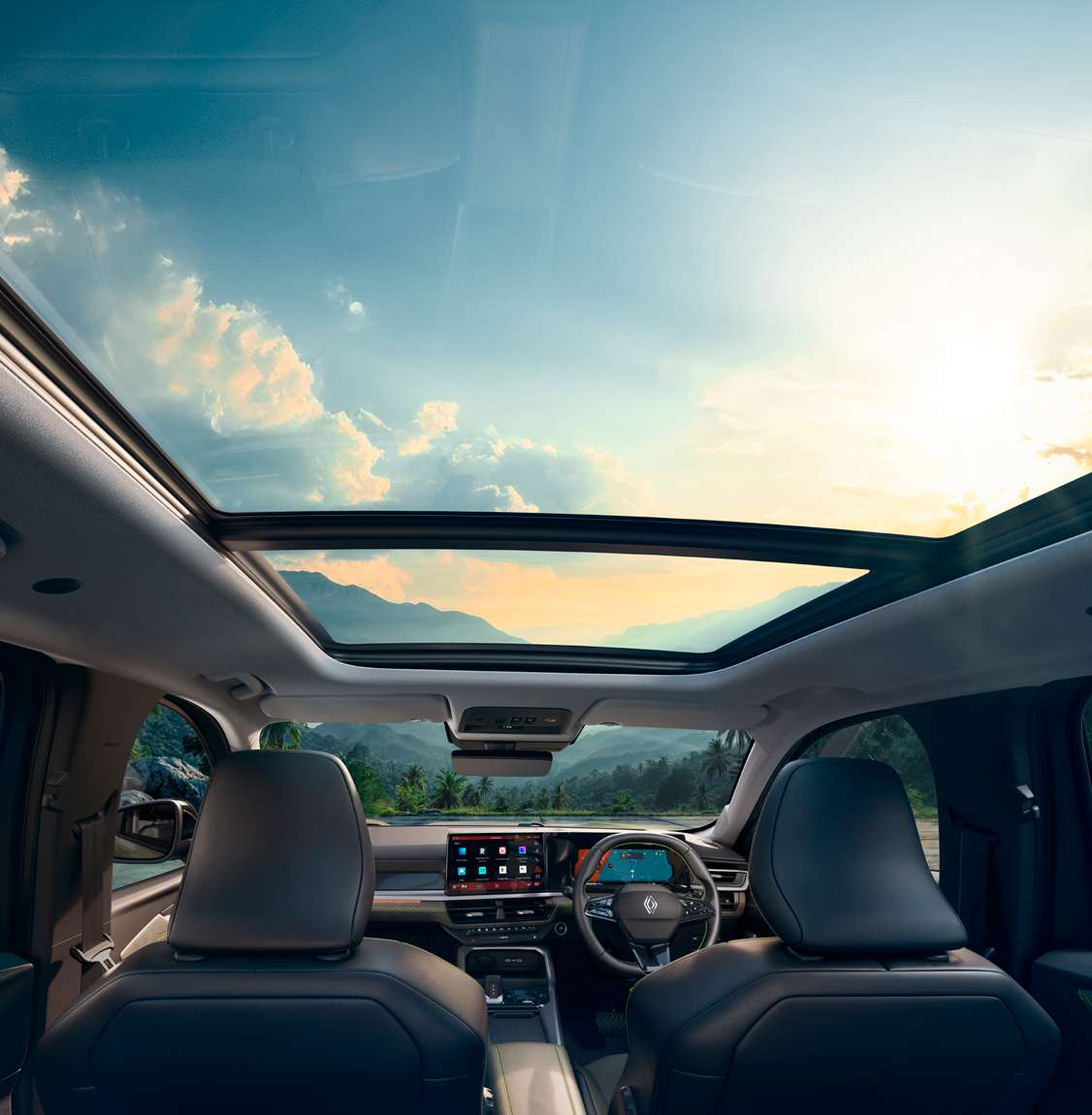 Renault Duster — Full-length electric panoramic sunroof over the cabin