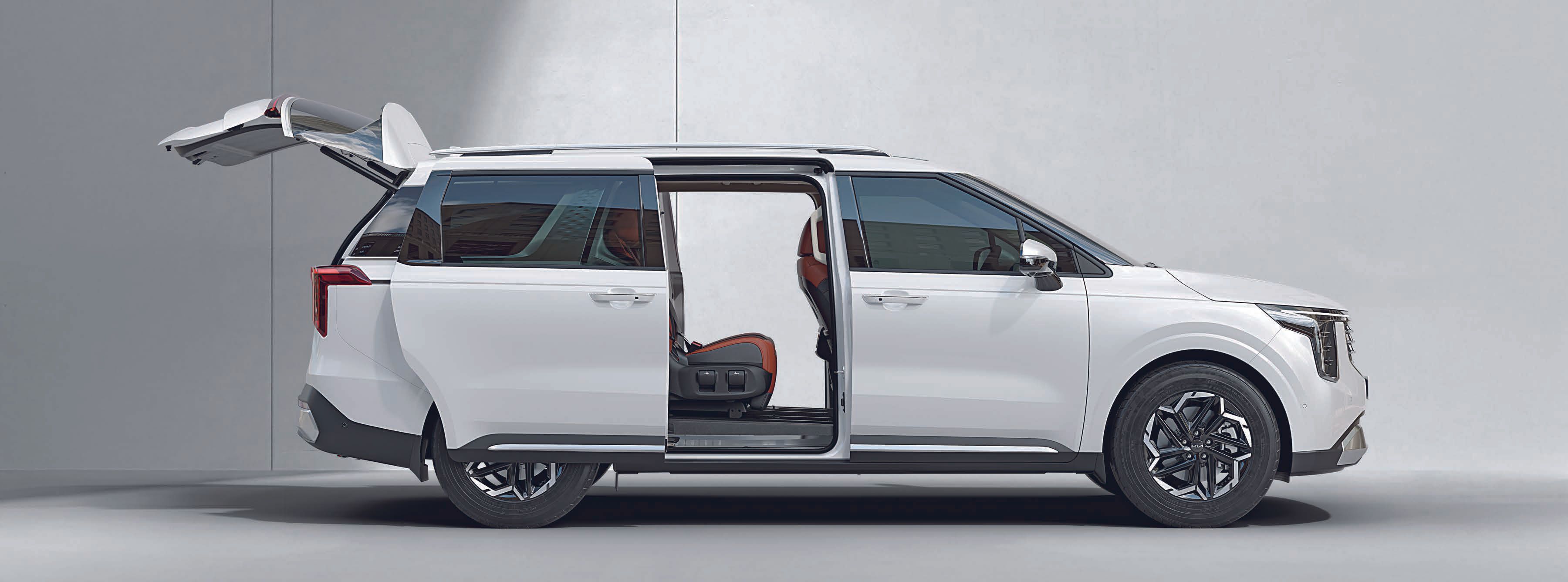Kia  Kia Carnival