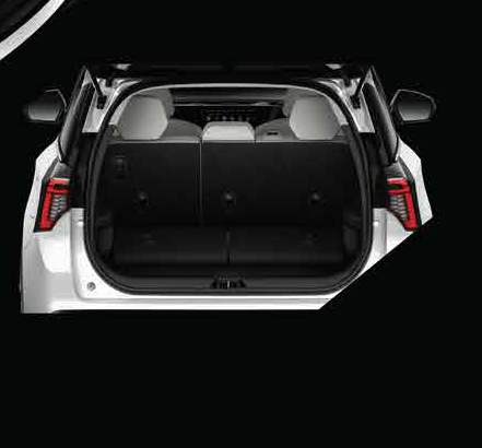 Mahindra XEV 9S — 527-litre boot opens to a wide, flat-loading luggage bay