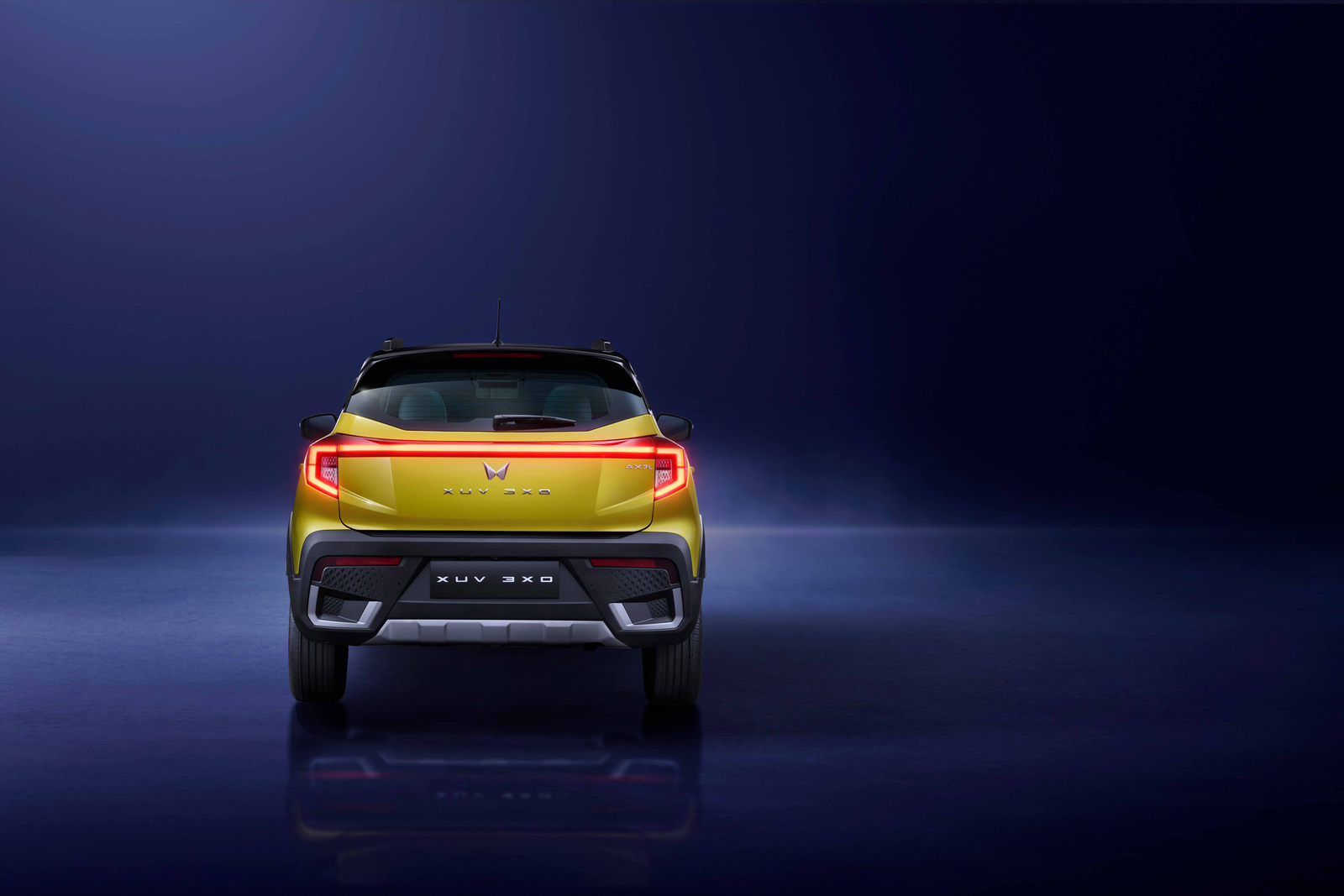 Mahindra XUV 3XO — Full-width Infinity LED tail lamp