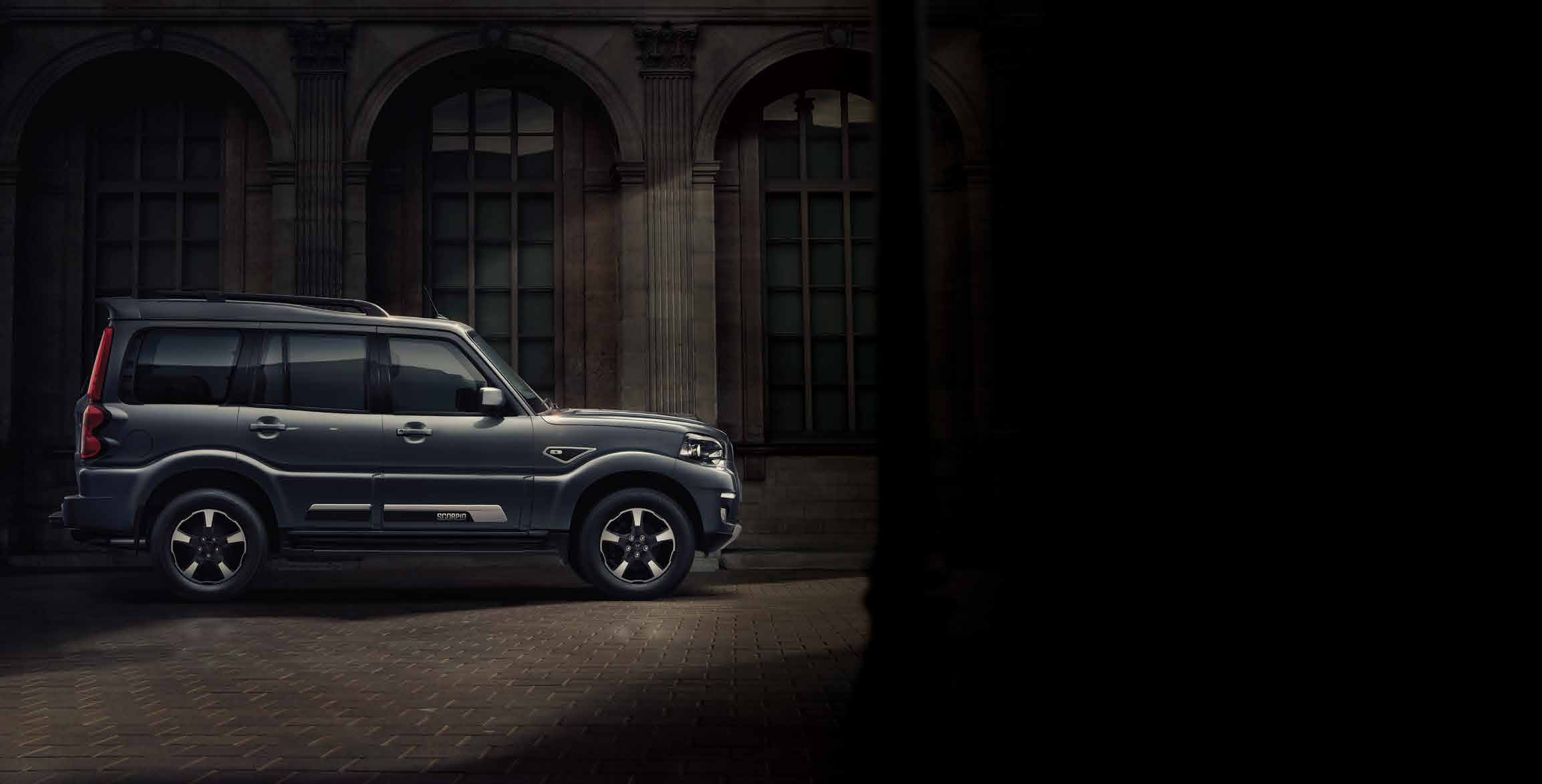 Mahindra Scorpio Classic — Muscular side profile with signature painted side cladding