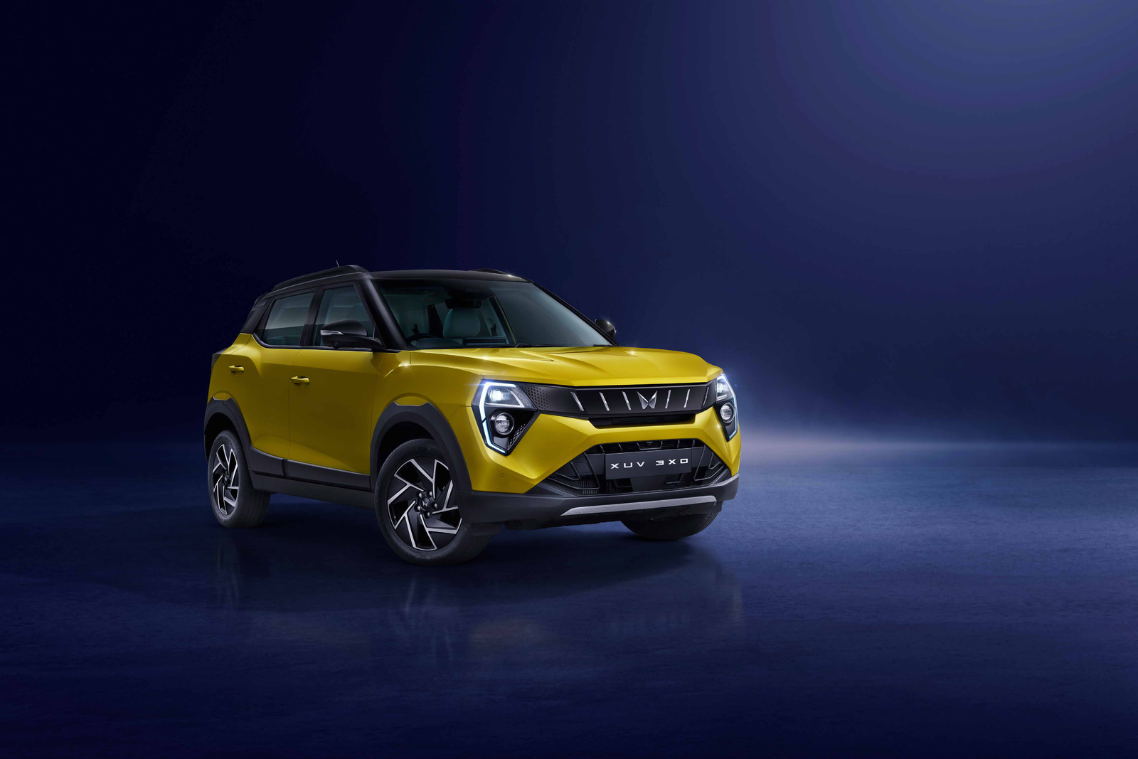 Mahindra XUV 3XO — LED headlamps with integrated turn indicators, LED DRLs and piano black front grille