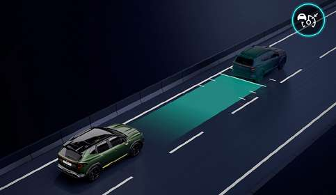 Renault Duster — Adaptive cruise control with stop & go maintains distance to the vehicle ahead