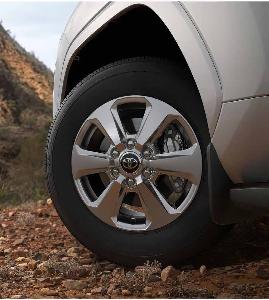 Toyota Land Cruiser — Machined-finish alloy wheels with all-terrain tyres
