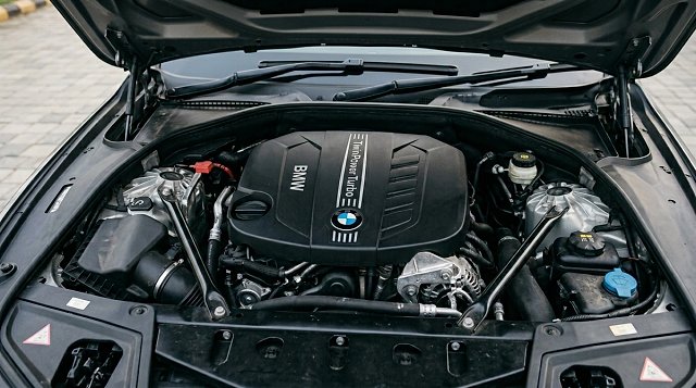 BMW 5 Series photo