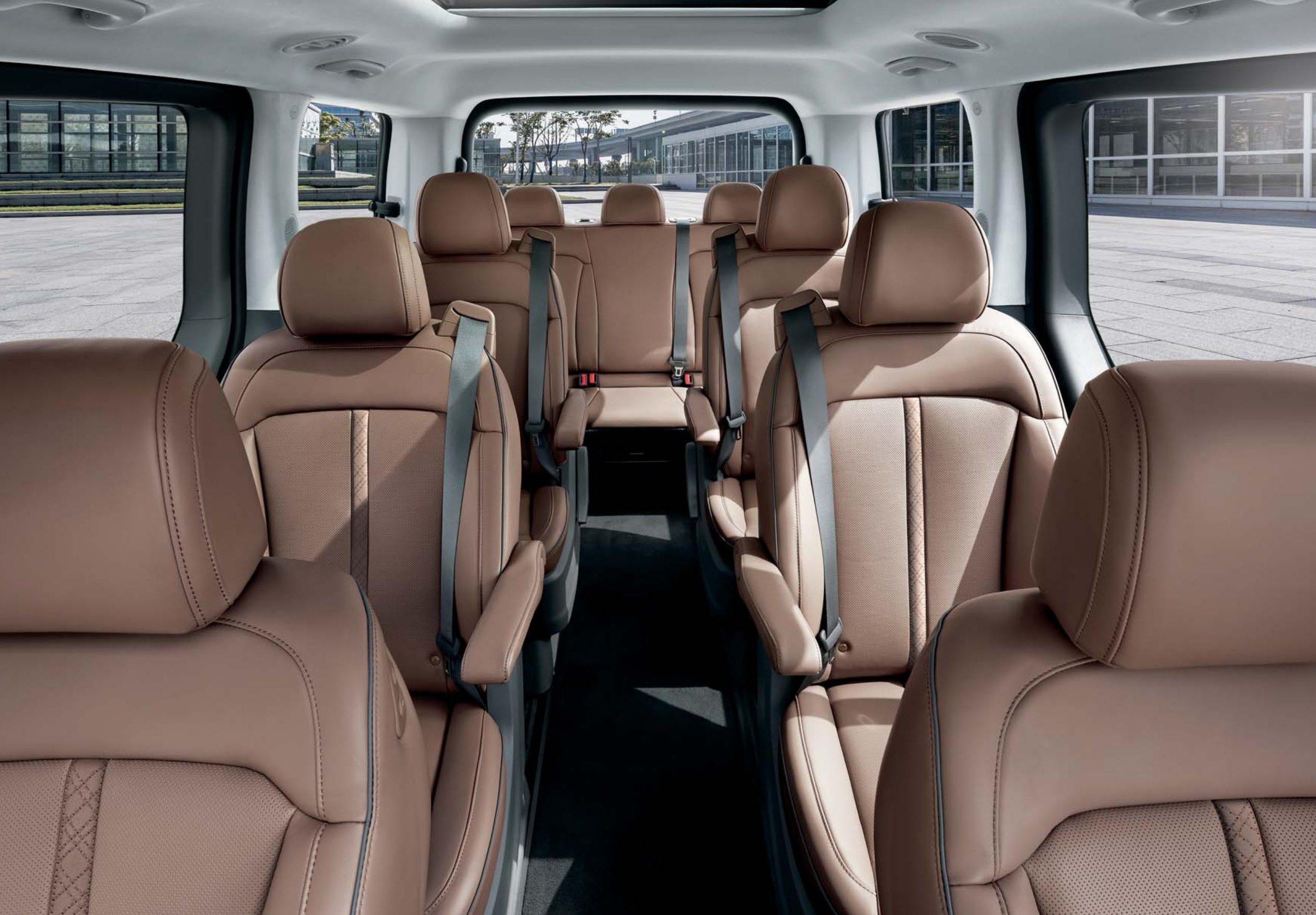 Hyundai Staria — image 2