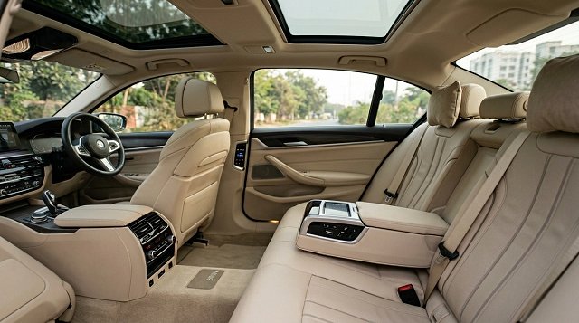 BMW 5 Series photo