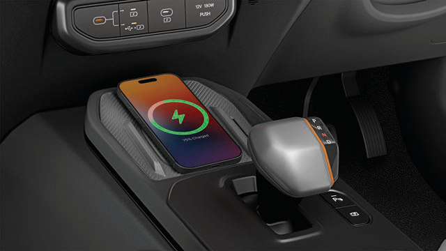 Kia Syros — Smartphone wireless charger