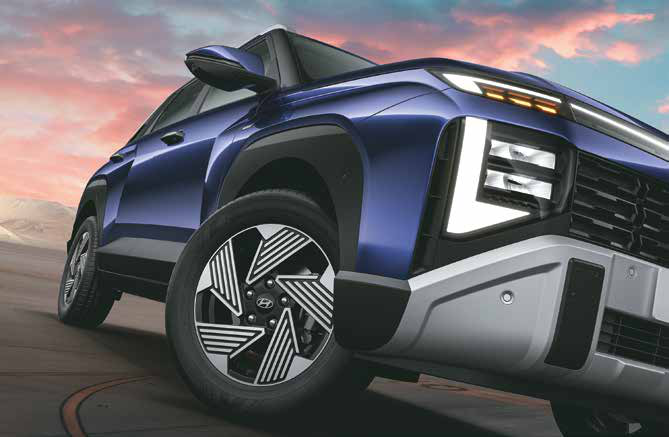 Hyundai Venue — R16 (405.6 mm) diamond cut alloy wheels