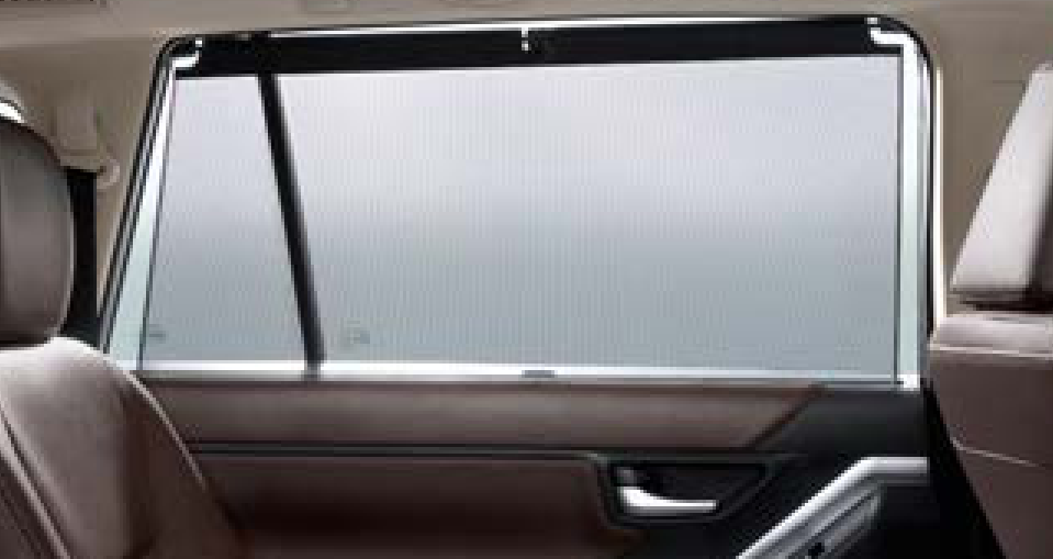 Toyota Innova Hycross — Roll-up rear-door window sunshades