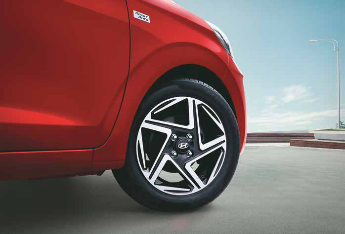 Hyundai Grand i10 Nios — R15 (380.2 mm) diamond cut alloy wheels