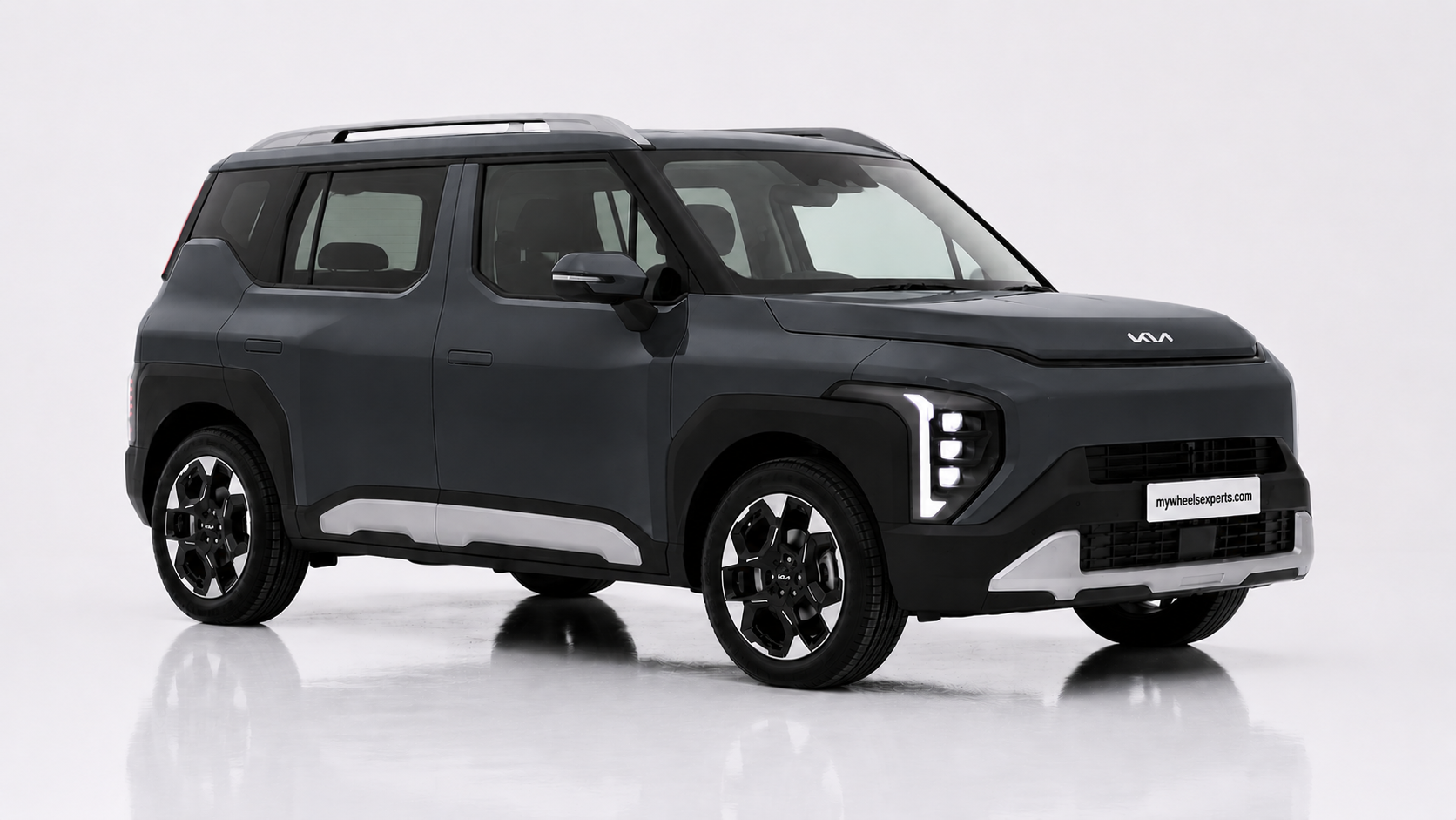 Kia Syros in Gravity Grey