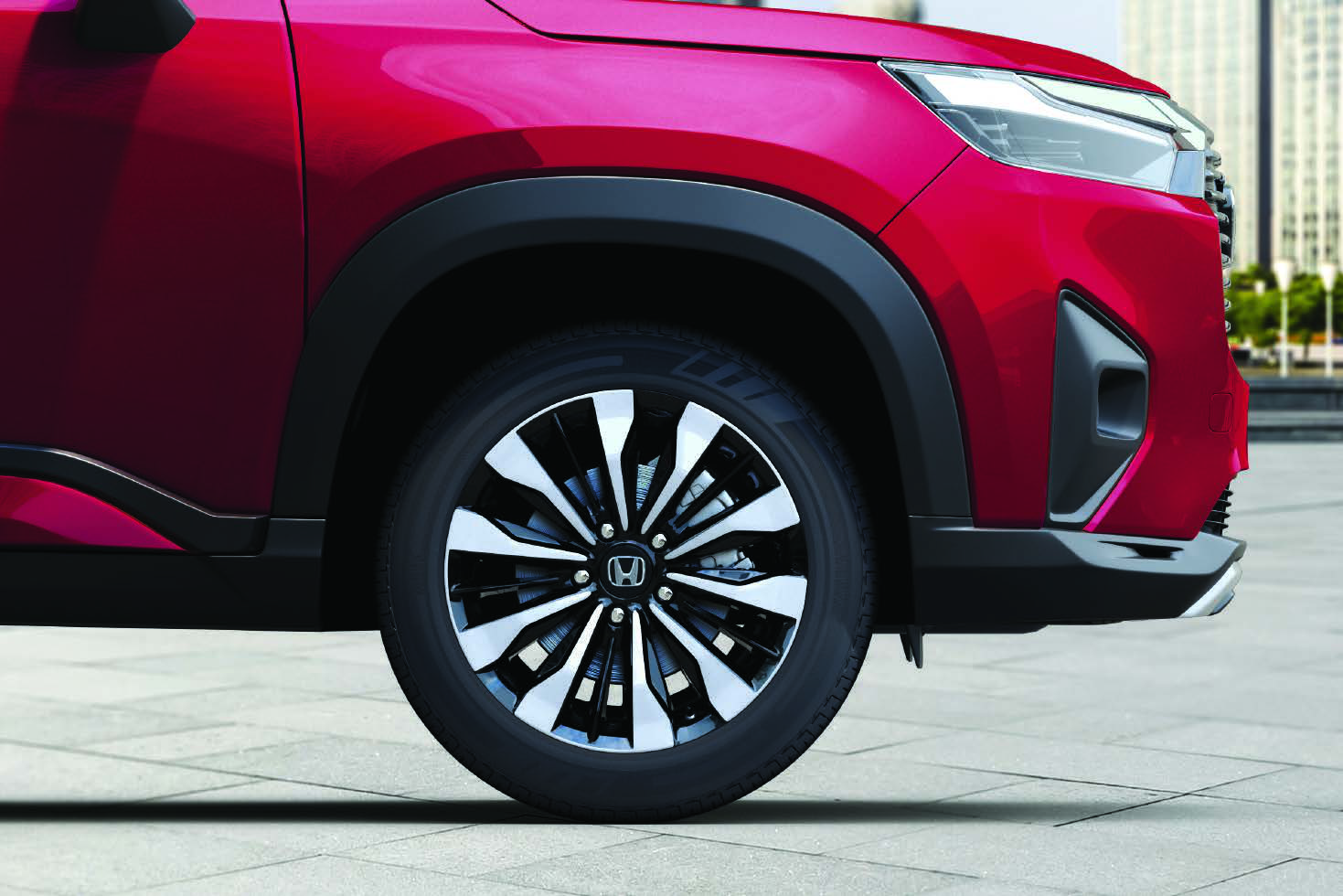 Honda Elevate — R17 dual-tone diamond-cut alloy wheels