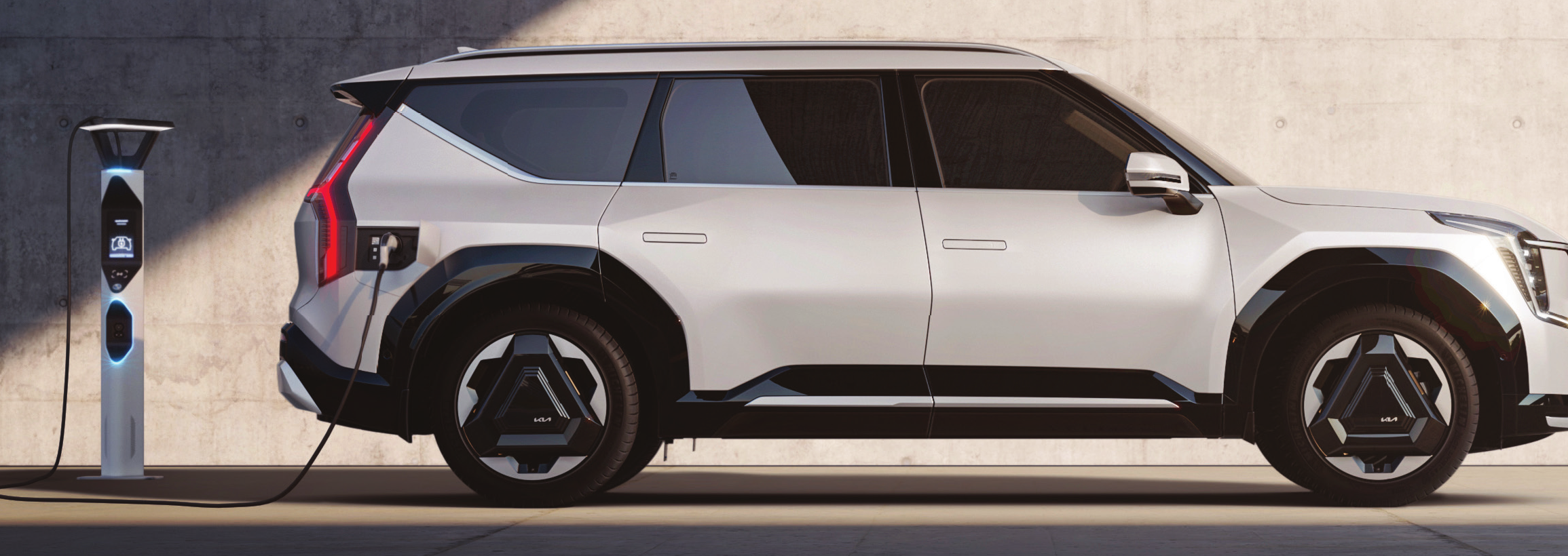 Kia EV9 — DC fast charging from 10 to 80 percent in 24 minutes