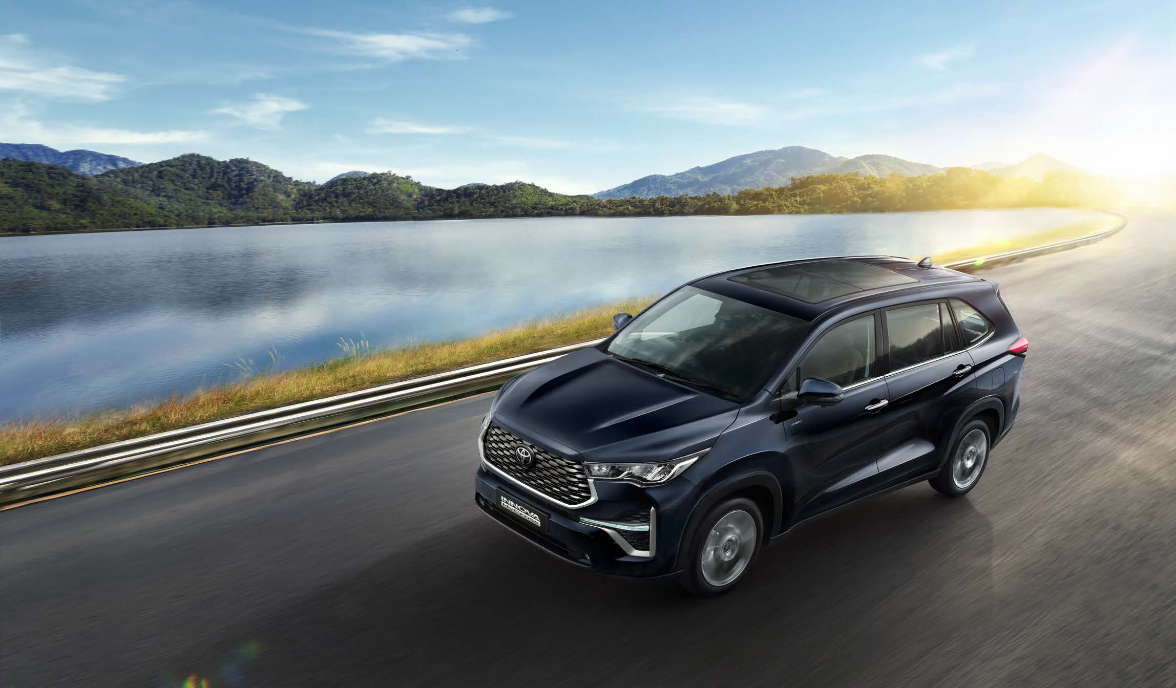 Toyota Innova Hycross — Bold crossover-SUV stance riding on 18-inch machined alloy wheels