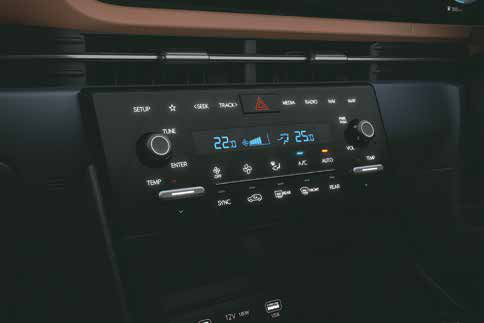 Hyundai Alcazar — Dual zone automatic temperature control (DATC) with touch control