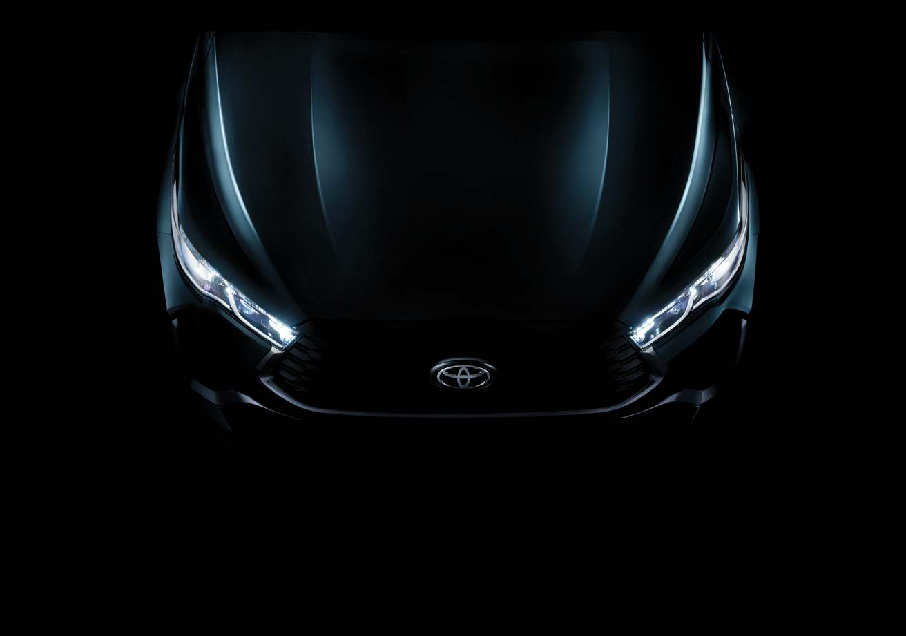 Toyota Innova Hycross — Tri-Eye LED headlamps with a lit LED daytime-running-light signature