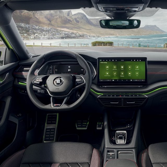 Skoda Octavia RS cockpit and connectivity