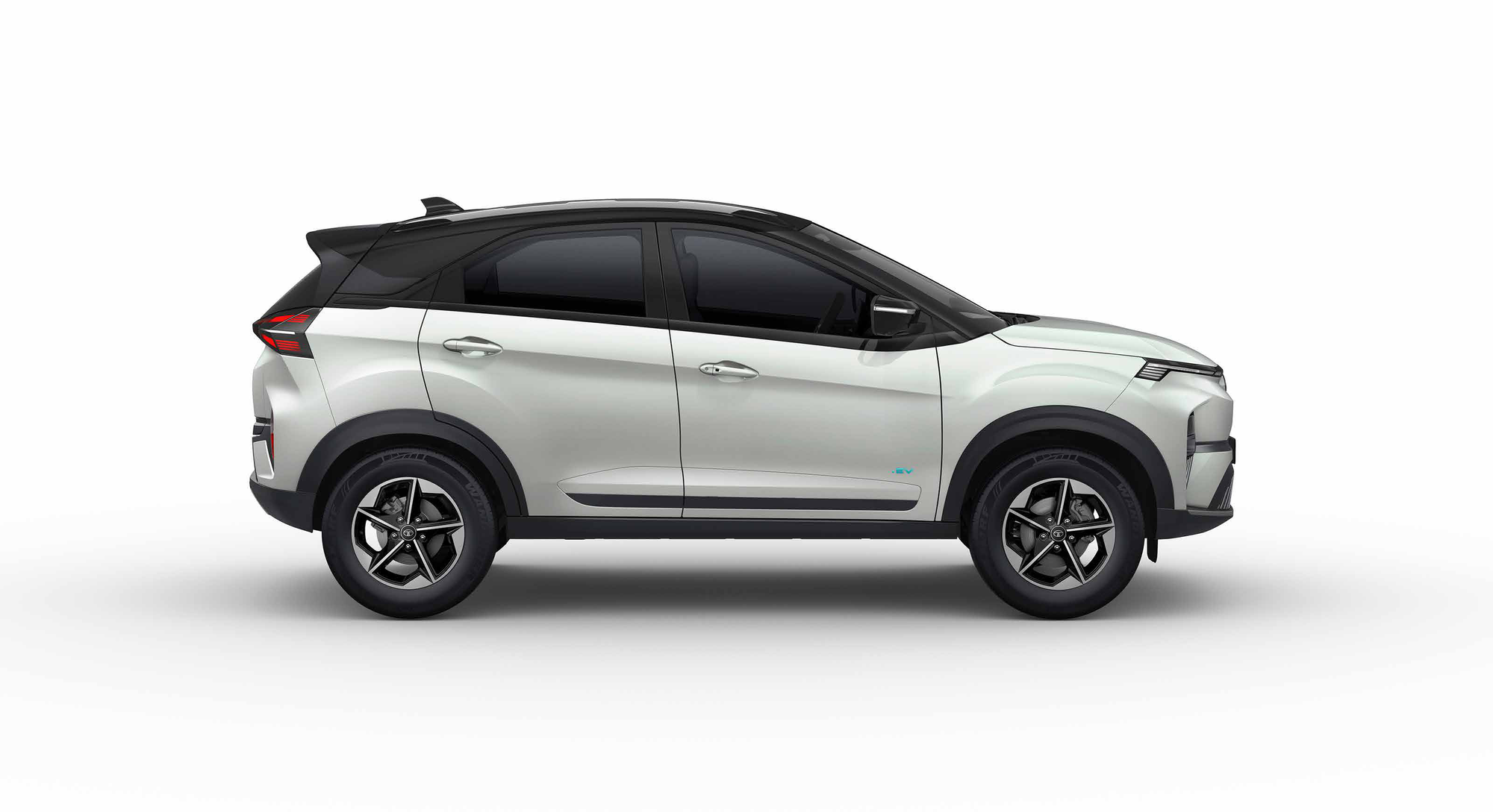 Tata Nexon EV — R16 alloy wheels with 215/60 R16 low rolling resistance tyres