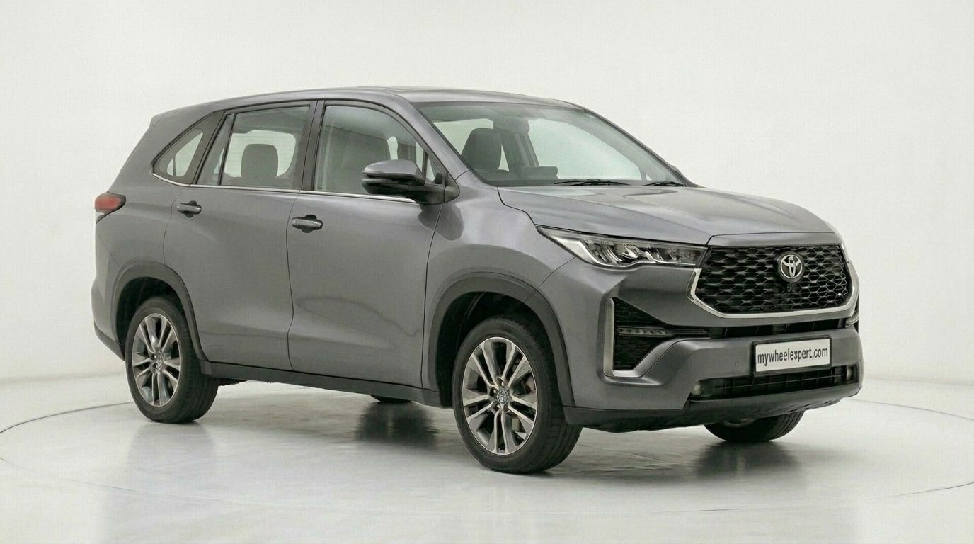 Toyota Innova Hycross in Grey