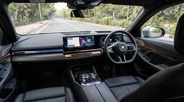 BMW 5 Series photo