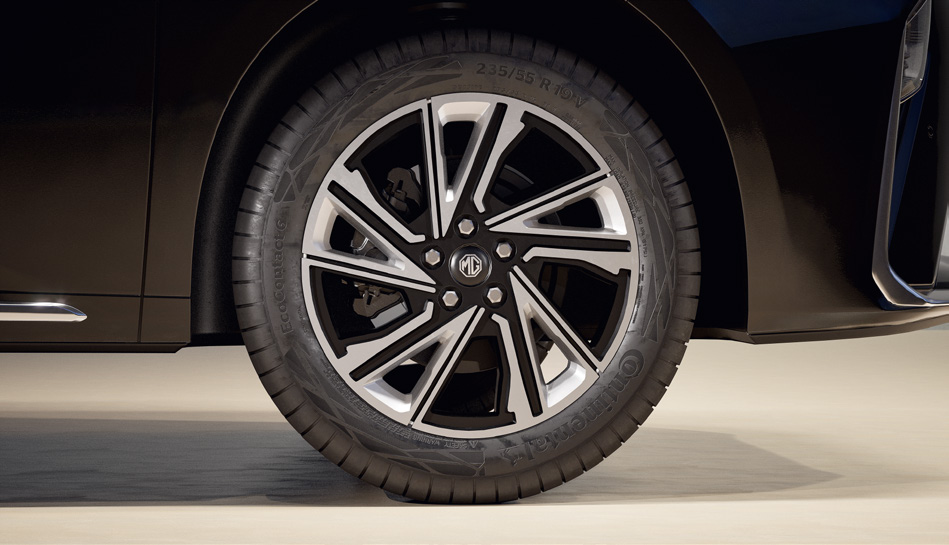 MG M9 — Dual-tone machined alloy wheel on a Continental 235/55 R19 tyre.