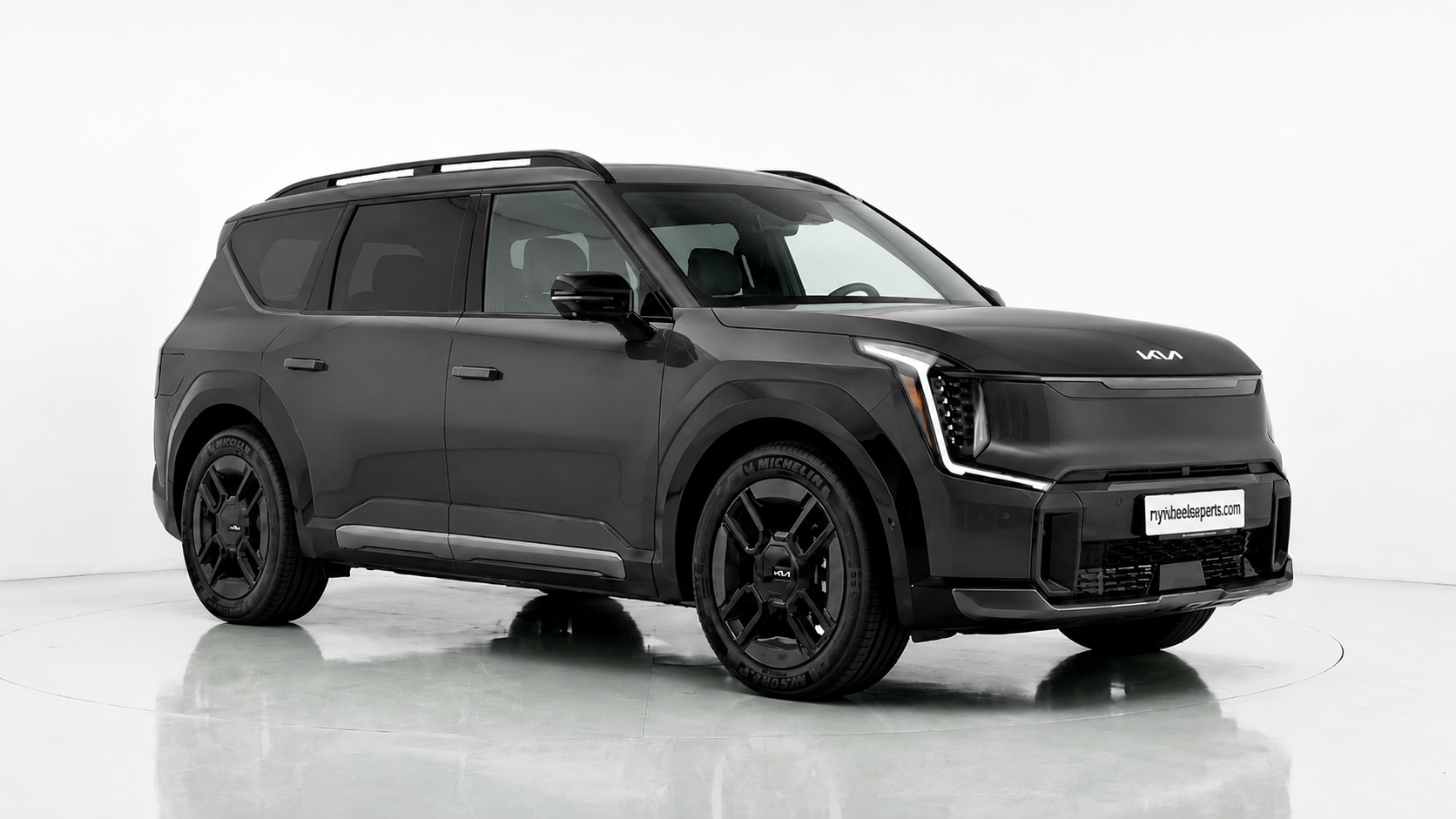 Kia Seltos in Gravity Grey