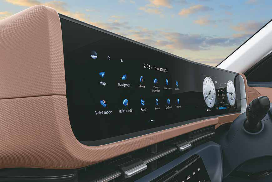Hyundai Alcazar — Seamlessly integrated curvilinear 26.03 cm (10.25") digital cluster and HD infotainment
