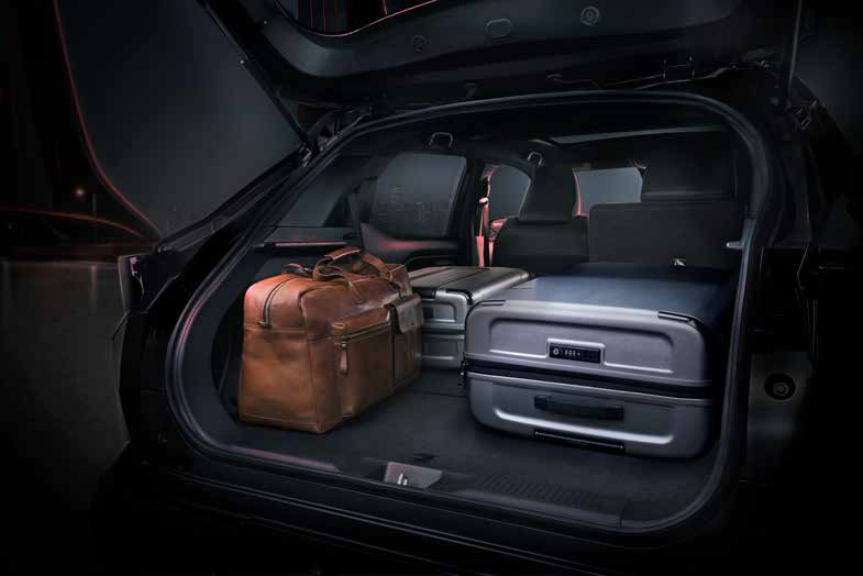 Toyota Urban Cruiser Ebella — Flexible luggage space with 40:20:40 split-folding rear seats