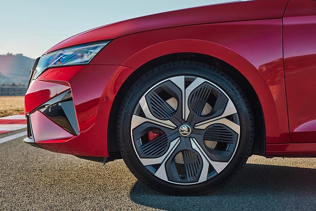 Skoda Octavia RS front wheel and fender