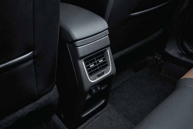Toyota Urban Cruiser Hyryder — Rear-seat AC vents with USB charging ports