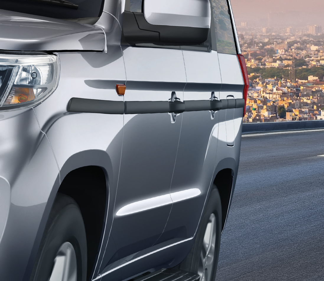 Mahindra Bolero Neo Plus — Signature Bolero side cladding along the doors