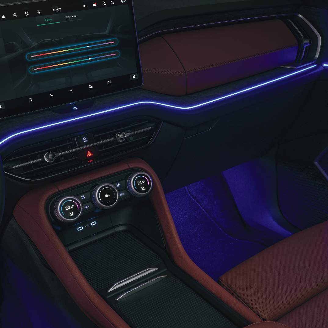 Skoda Kodiaq — Configurable interior ambient lighting across the dashboard