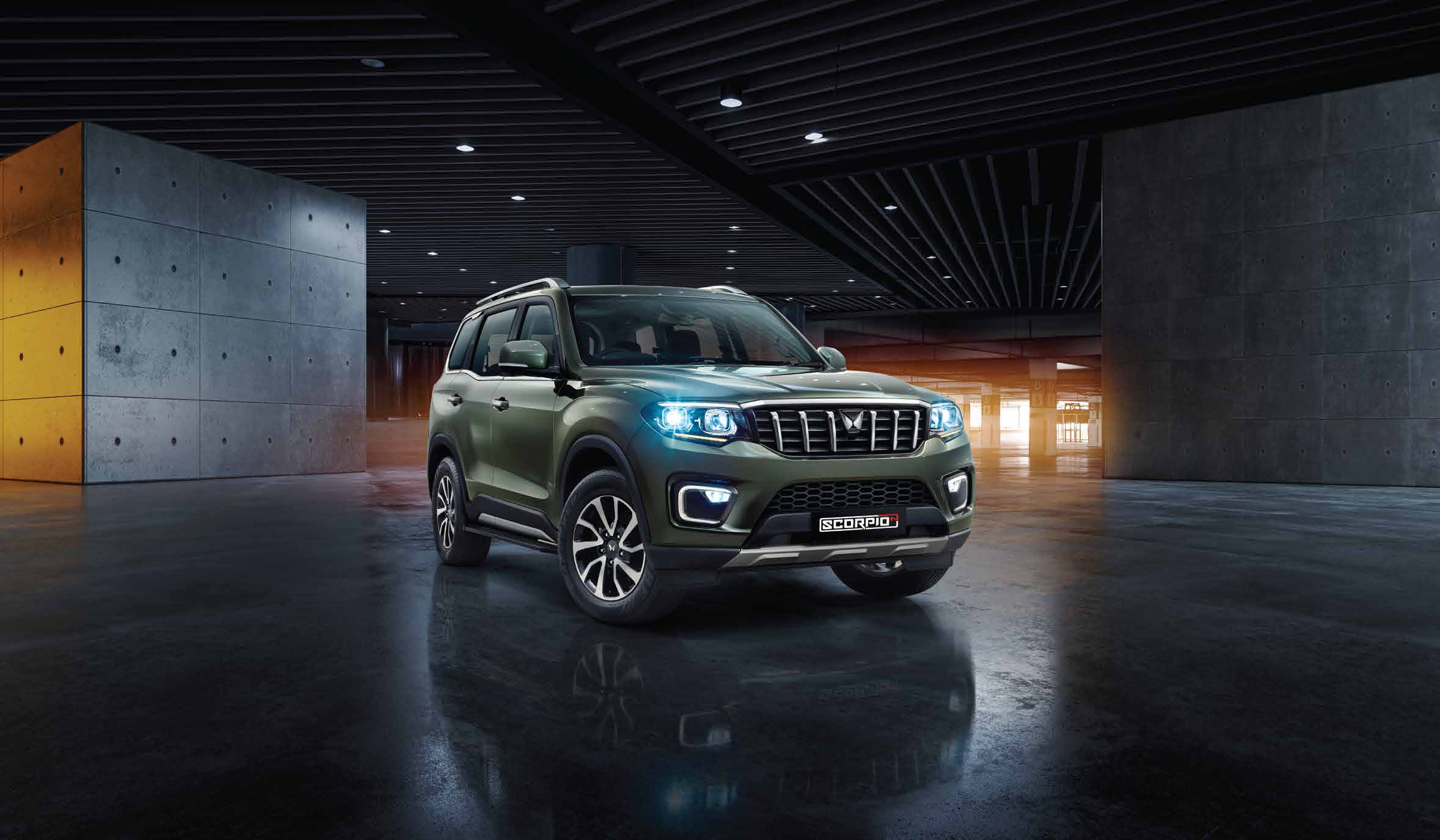 Mahindra Scorpio N — Towering SUV stance with elevated bonnet and full-width chrome-talon grille