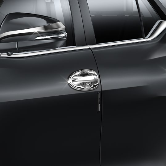 Toyota Fortuner — Chrome outer-mirror garnish with LED turn indicator and chrome door-handle housing