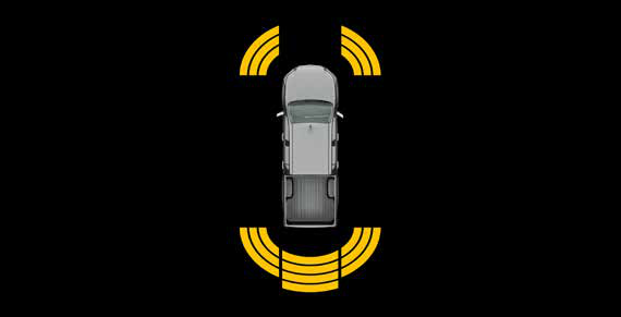 Toyota Hilux (2022-2025) — Front and rear parking sensors detect obstacles around the vehicle.