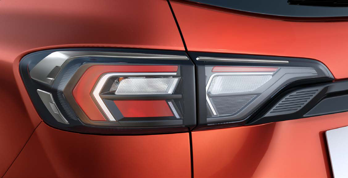 Renault Triber — LED tail lamps with a connected light signature